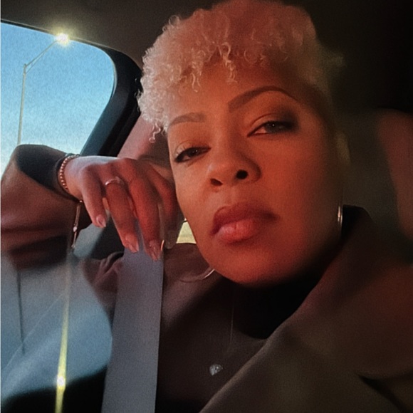 Meet your Posher, Demika - Picture 1 of 1